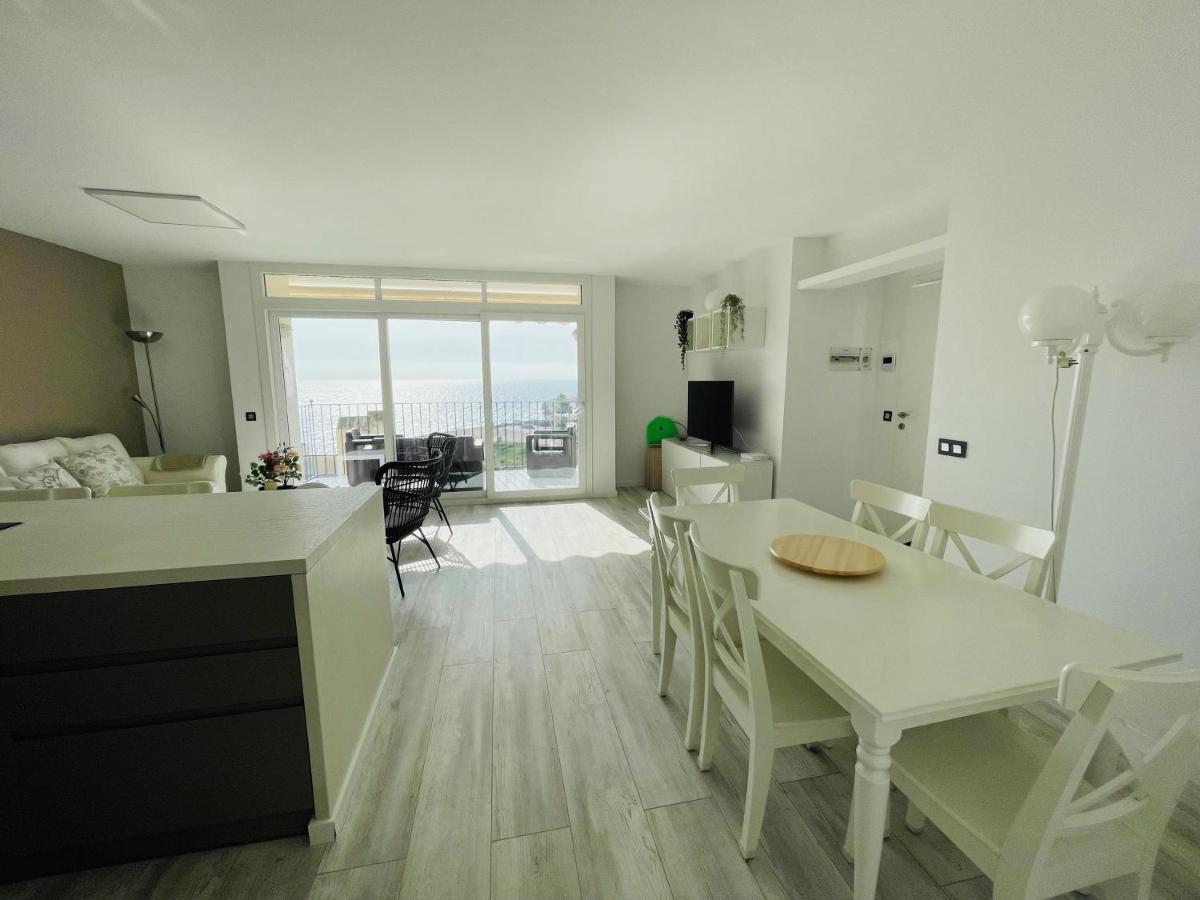 시체스 La Marina2 Seaview With Amazing Terrace 아파트 외부 사진